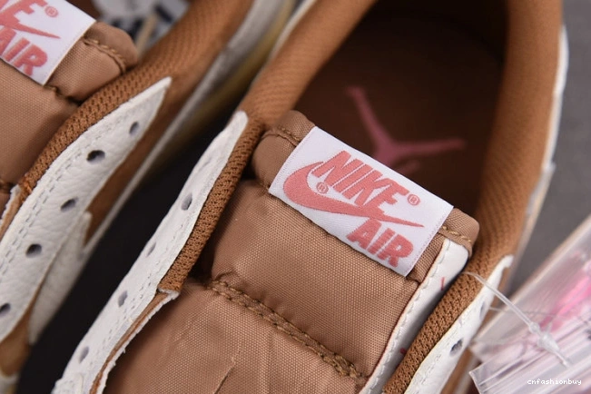AJ Scott Travis Low x OG 1 SP DM7866-106 0830